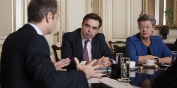 Φωτιά στη Μόρια: Η Κομισιόν έτοιμη να βοηθήσει την Ελλάδα