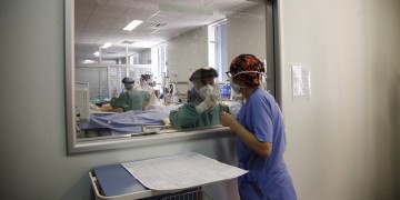 Covid-19: 562 διασωληνωμένοι και 101 νεκροί από χθες έως σήμερα