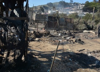 Χρυσοχοΐδης: Πέντε συλλήψεις για τον εμπρησμό της Μόριας