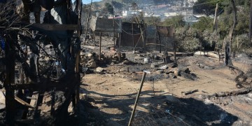 Χρυσοχοΐδης: Πέντε συλλήψεις για τον εμπρησμό της Μόριας