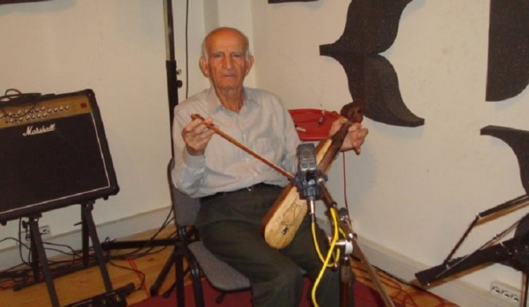 Πέθανε ο λυράρης Νίκος Δημητριάδης (βίντεο)