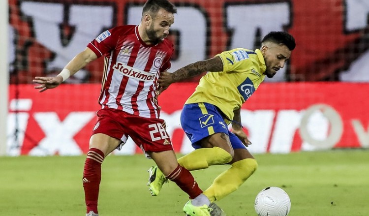 Ο Ολυμπιακός νίκησε τον Παναιτωλικό και ζευγάρωσε τις νίκες του (βίντεο)