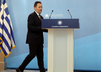 Πέτσας: Υπάρχει πίεση στο Σύστημα Υγείας, δεν αποκλείουμε τοπικά lockdown