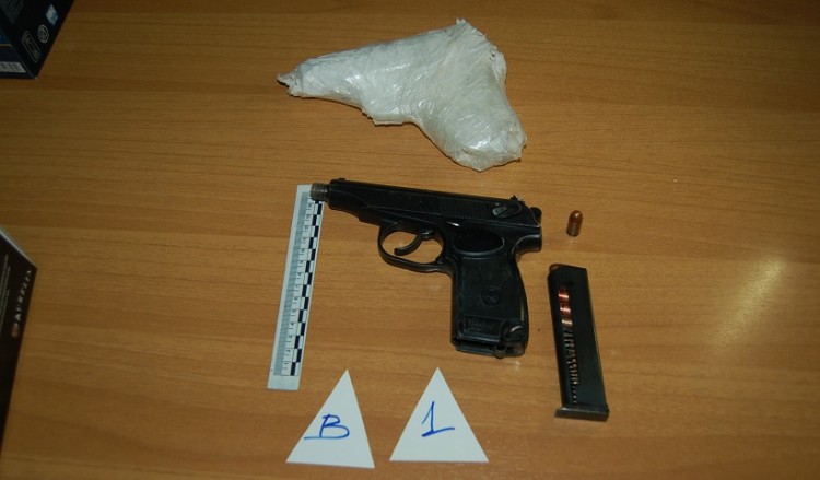 Πιστόλια, ναρκωτικά και αυτοσχέδια μαχαίρια στις φυλακές Κέρκυρας (φωτο)