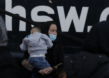 Πάνω από 900 αναγνωρισμένοι πρόσφυγες μεταφέρονται στην ηπειρωτική Ελλάδα