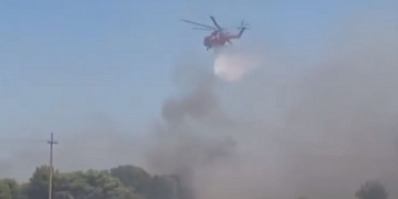 Φωτιά στην Αρτέμιδα: Εκκενώθηκαν οικισμοί στην περιοχή αλλά και σε Σπάτα, Αγία Κυριακή Ραφήνας (βίντεο)