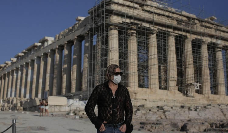 Ο Μίκι Ρουρκ στην Ακρόπολη