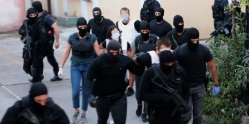 Για κακούργημα διώκεται ένας από τους τρεις συλληφθέντες για τα εκρηκτικά στο Κουκάκι