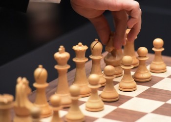 Κοζάνη: Κορυφαίος Έλληνας σκακιστής αντιμετώπισε 24 αντιπάλους ταυτόχρονα