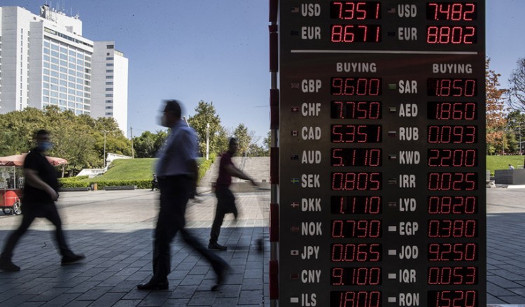 Η τουρκική λίρα, οι κραδασμοί στις τουρκικές τράπεζες και τα «Erdoganomics»