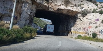 Κλειστή η Αθηνών-Σουνίου για 20 μέρες λόγω ρωγμής