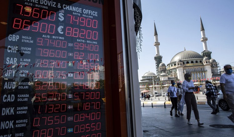 Τουρκία: Νέο χαμηλό επίπεδο - ρεκόρ της λίρας έναντι του δολαρίου
