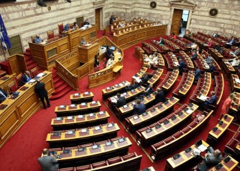 Υπερψηφίστηκαν τα μέτρα στήριξης για τους πληγέντες από τον «Ιανό»