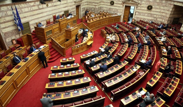 Υπερψηφίστηκαν τα μέτρα στήριξης για τους πληγέντες από τον «Ιανό»