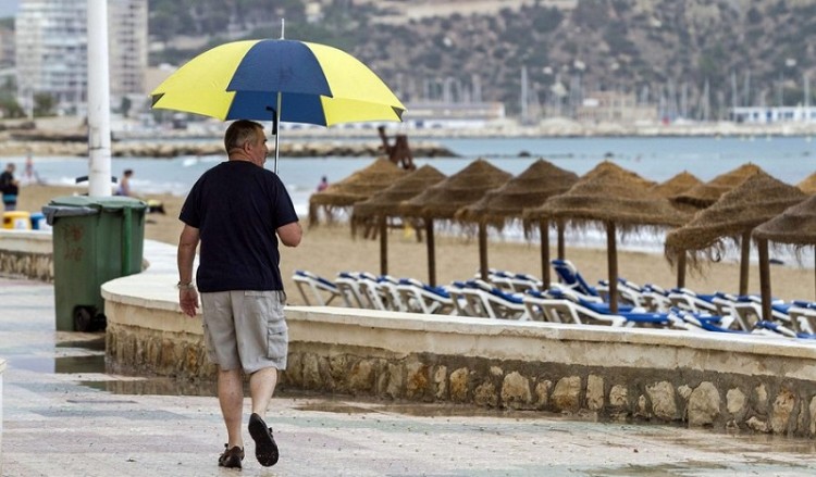 Καιρός σήμερα: Πρόσκαιρες τοπικές βροχές στα ανατολικά