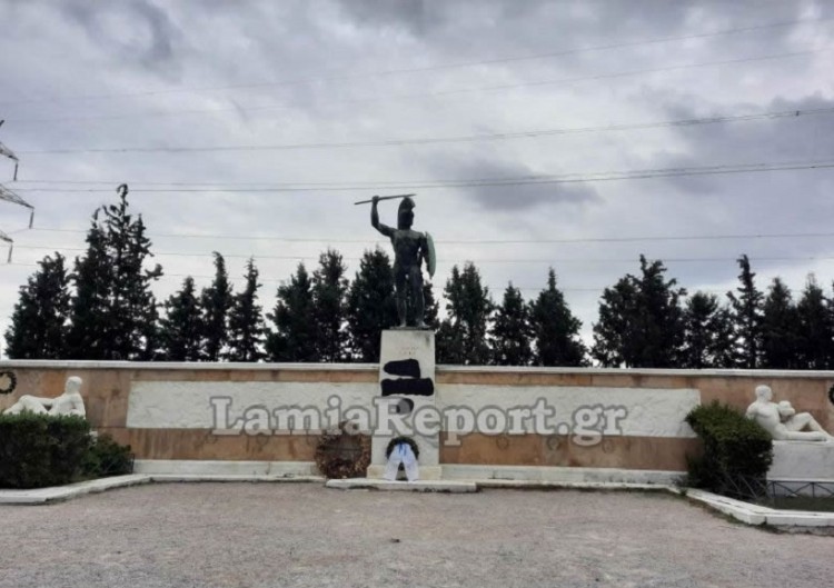 Βεβήλωσαν το μνημείο του Λεωνίδα στις Θερμοπύλες (φωτο)