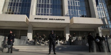 Δίκη Χρυσής Αυγής: «Αστακός» το Εφετείο – Περισσότεροι από 1.500 αστυνομικοί επί ποδός