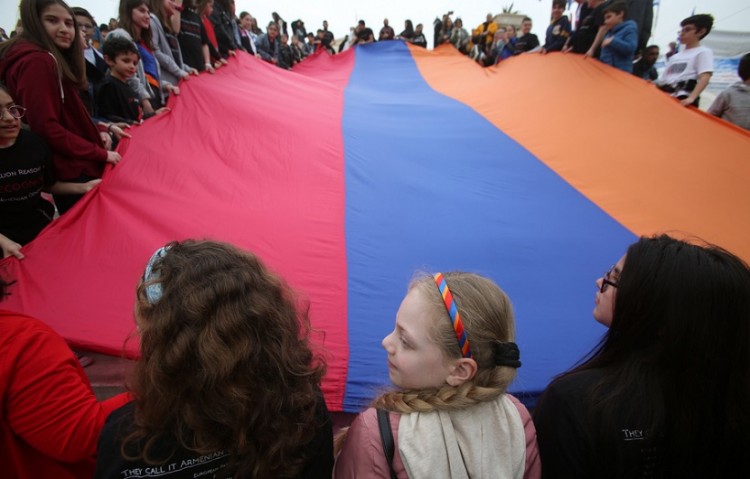 104 χρόνια από τη Γενοκτονία των Αρμενίων: Πορεία από την Αρμενική Κοινότητα Ελλάδας στο κέντρο της Αθήνας (βίντεο) - Media Gallery