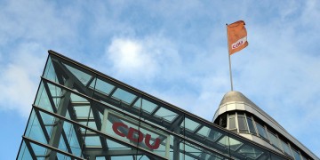 Γερμανία: Αναβάλλεται το εκλογικό συνέδριο του CDU λόγω της έξαρσης του κορονοϊού