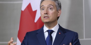 Ο Καναδάς σταματά τις εξαγωγές όπλων στην Τουρκία λόγω του Αζερμπαϊτζάν