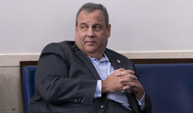 Σύμβουλος του Τραμπ: Έκανα λάθος που δεν φορούσα μάσκα στον Λευκό Οίκο