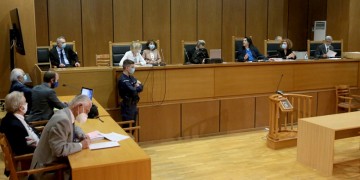 Διακοπή στη δίκη της Χρυσής Αυγής – Η πρόεδρος ζήτησε διευκρινίσεις από την εισαγγελέα για τη χθεσινή πρότασή της