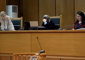 Συνέχεια στη δίκη της Χρυσής Αυγής μετά την παρέμβαση της προέδρου