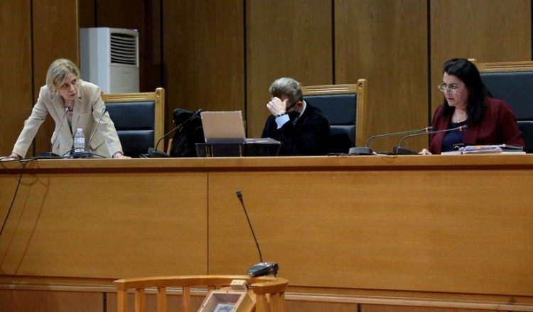 Συνέχεια στη δίκη της Χρυσής Αυγής μετά την παρέμβαση της προέδρου