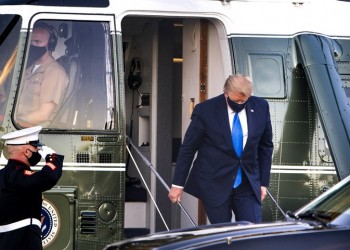 Στο νοσοκομείο ο Τραμπ με ήπια συμπτώματα κορονοϊού – Ανήκει σε ομάδα υψηλού κινδύνου (βίντεο)