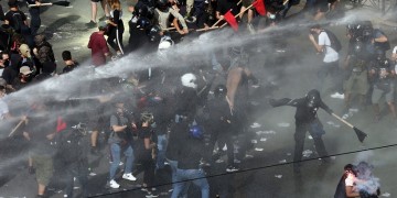 Δίκη Χρυσής Αυγής: Επεισόδια έξω από το Εφετείο