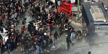 Η ΕΛΑΣ για τα επεισόδια στο Εφετείο – ΕΔΕ σε βάρος αστυνομικού μετά από καταγγελίες Βαρουφάκη