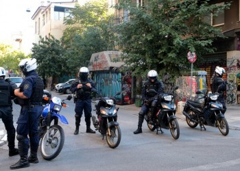 Εκκενώθηκε κατάληψη στα Εξάρχεια – Επτά προσαγωγές