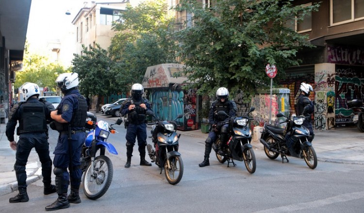 Εκκενώθηκε κατάληψη στα Εξάρχεια – Επτά προσαγωγές