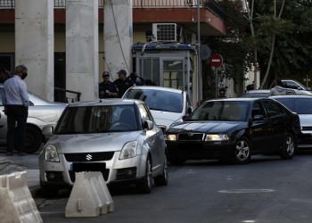 Χρυσή Αυγή: Ξεκίνησε η μεταγωγή των καταδικασθέντων στις φυλακές – Τι είπε ο δικηγόρος του Χρήστου Παππά (βίντεο)
