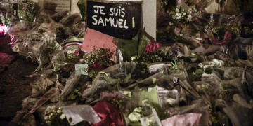 Γαλλία: Ο 18χρονος που αποκεφάλισε τον καθηγητή πλήρωσε μαθητές για να τον αναγνωρίσουν πριν από την επίθεση