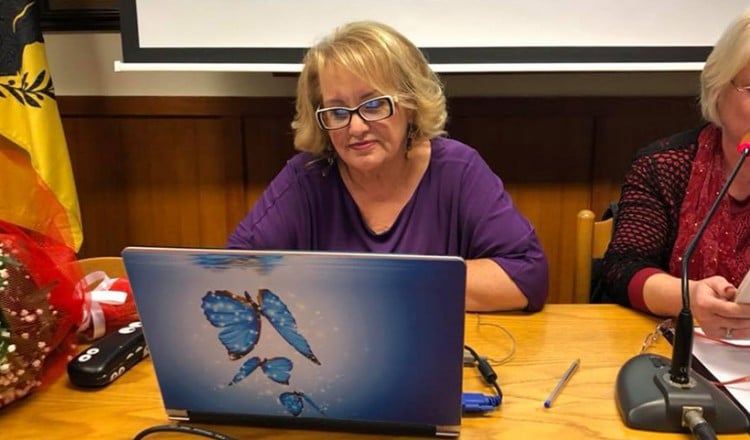 Η φιλόλογος και συγγραφέας Γιώτα Ιωακειμίδου σε παλαιότερη εκδήλωση