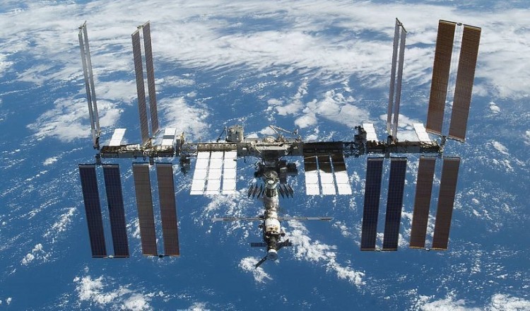 ISS: Ρώσοι κοσμοναύτες εντόπισαν διαρροή οξυγόνου με... τσάι