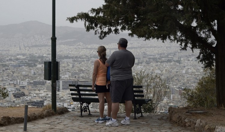Καιρός: Τρίτη με ζέστη, νοτιάδες και σκόνη