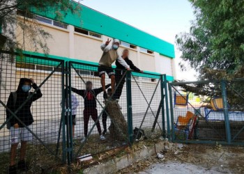 Με τηλεκπαίδευση η απάντηση στις καταλήψεις για τον κορονοϊό – Απουσίες στους καταληψίες