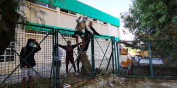 Με τηλεκπαίδευση η απάντηση στις καταλήψεις για τον κορονοϊό – Απουσίες στους καταληψίες