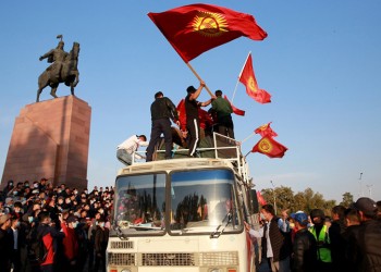 Κιργιστάν: Ρήξη στους κόλπους της αντιπολίτευσης – Η χώρα βυθίζεται στο χάος