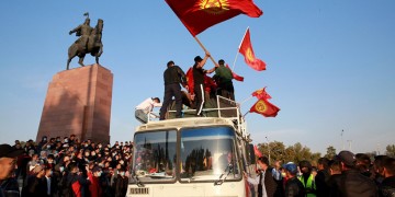 Κιργιστάν: Ρήξη στους κόλπους της αντιπολίτευσης – Η χώρα βυθίζεται στο χάος