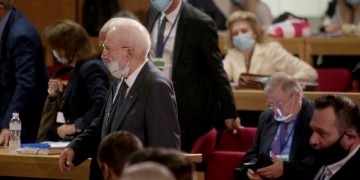 Δίκη Χρυσής Αυγής: Το αίτημα εξαίρεσης των μελών του δικαστηρίου αφορά όλους πλην της εισαγγελέως και του αναπληρωτή εισαγγελέα