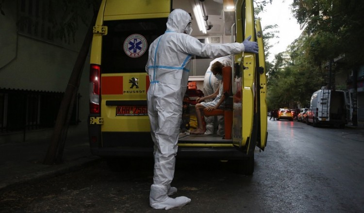 Κορονοϊός: Εφιαλτικό ρεκόρ με 71 νέους θανάτους και 392 διασωληνωμένους 3