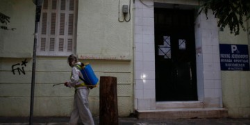 Εισαγγελέας για τα κρούσματα στο γηροκομείο στον Άγιο Παντελεήμονα