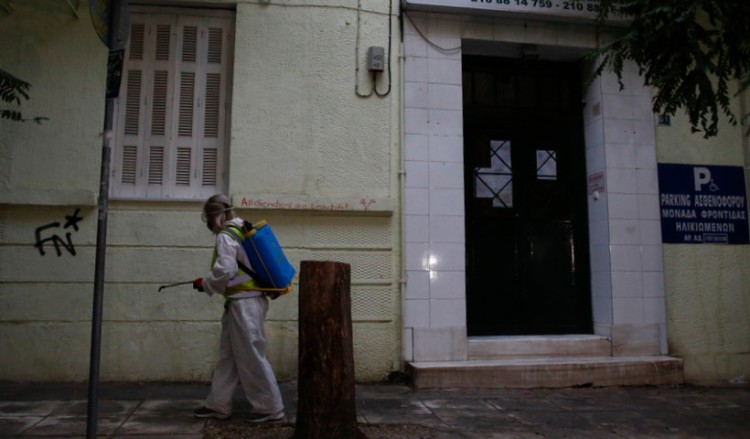 Εισαγγελέας για τα κρούσματα στο γηροκομείο στον Άγιο Παντελεήμονα