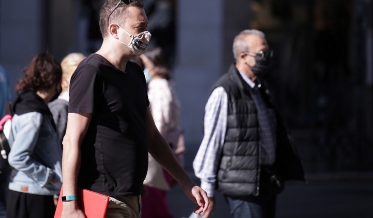 Ρεκόρ-σοκ με 935 νέα κρούσματα κορονοϊού σε 24 ώρες