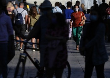 «Σαρώνει» ο κορονοϊός σε βόρεια Ελλάδα και νέες ηλικίες