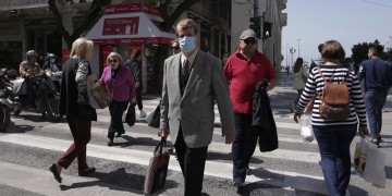 Η Αττική πέρασε ξανά τη Θεσσαλονίκη σε κρούσματα – Πόσες κλίνες ΜΕΘ είναι διαθέσιμες