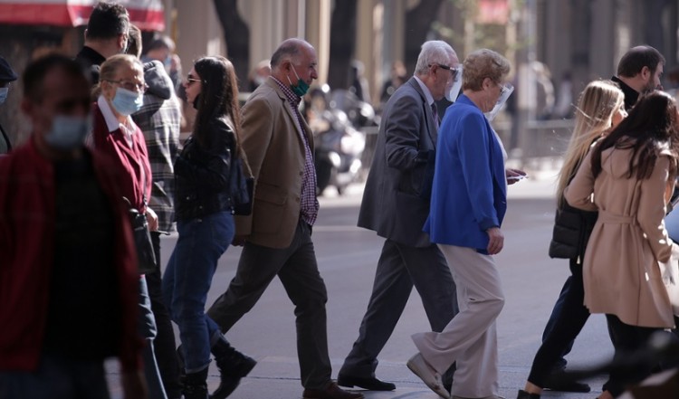 Θεσσαλονίκη: Ο κορονοϊός θερίζει το νομό αλλά ο συνωστισμός καλά κρατεί (βίντεο)